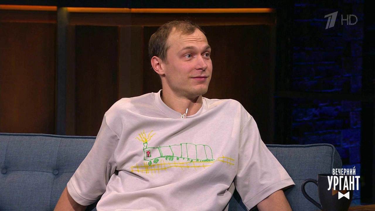 Актер Юрий Борисов о фильме «Купе номер 6». Вечерний Ургант. Фрагмент выпуска от 27.10.2021