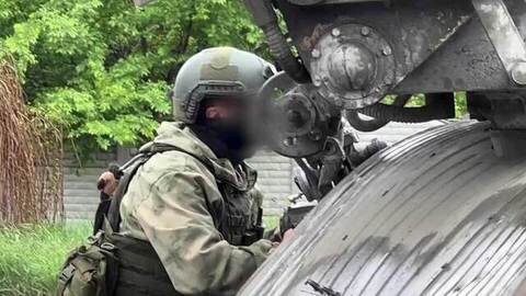 Российские десантники ведут бои на окраинах Часова Яра